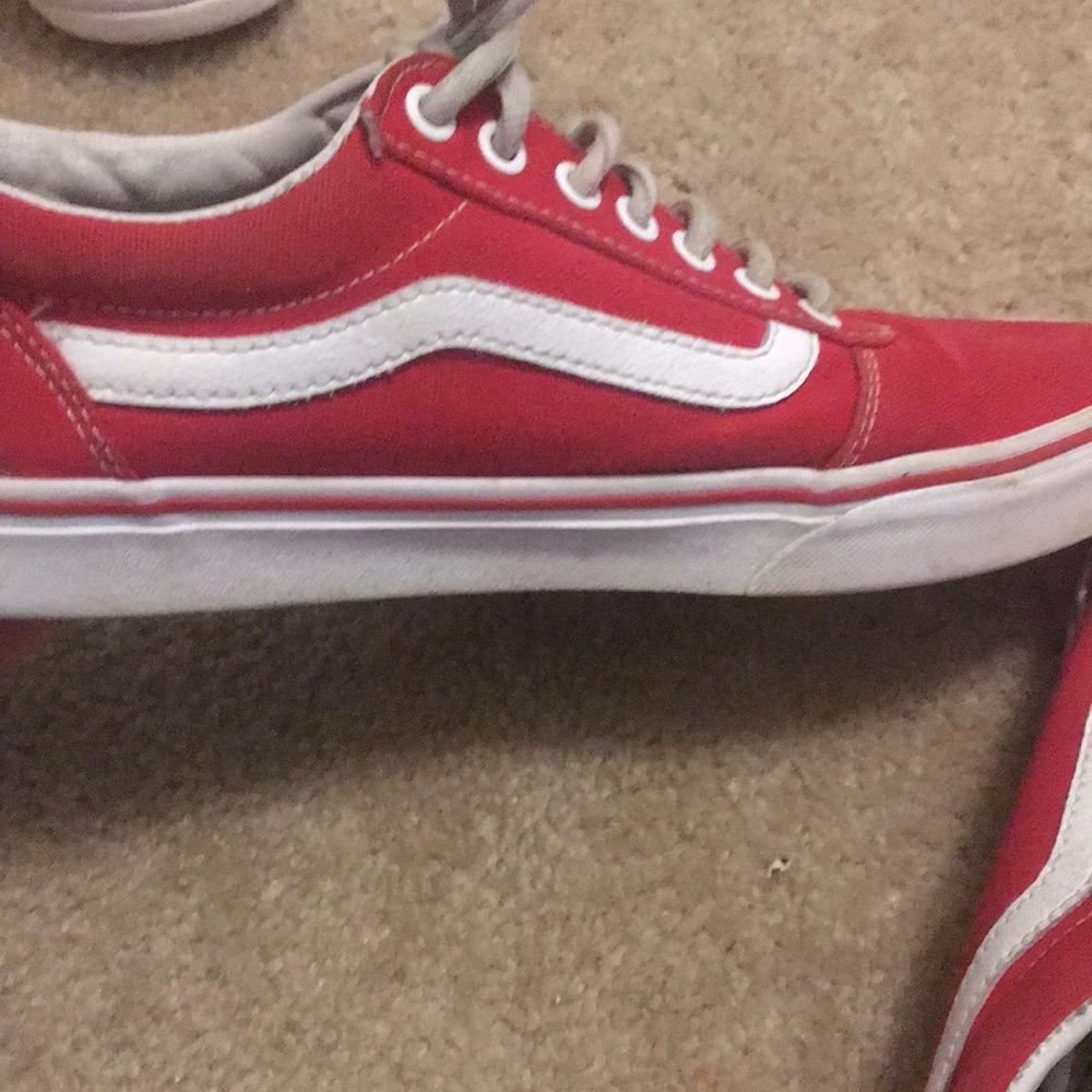 van (red) - Picture 2 of 5